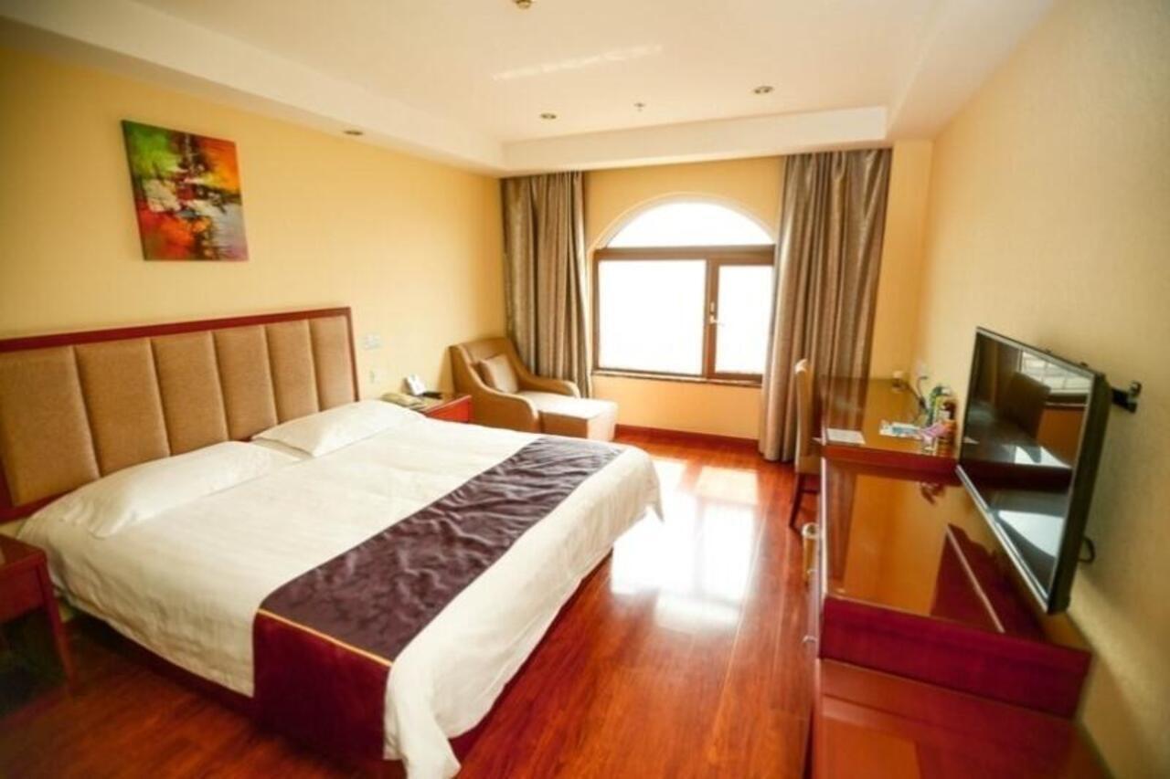 Greentree Inn Shandong Qingdao Wuyishan Road Jiashike Shopping Center Business Hotel Exterior photo