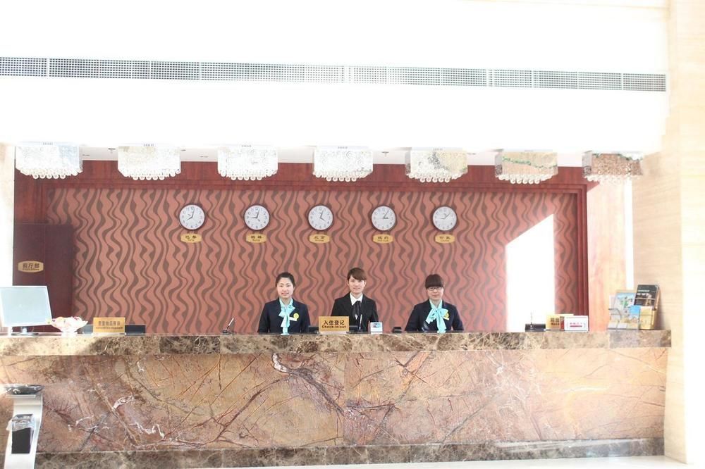 Greentree Inn Shandong Qingdao Wuyishan Road Jiashike Shopping Center Business Hotel Exterior photo